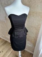 YAS Minikleid schwarz mit Schößchen Nordrhein-Westfalen - Versmold Vorschau