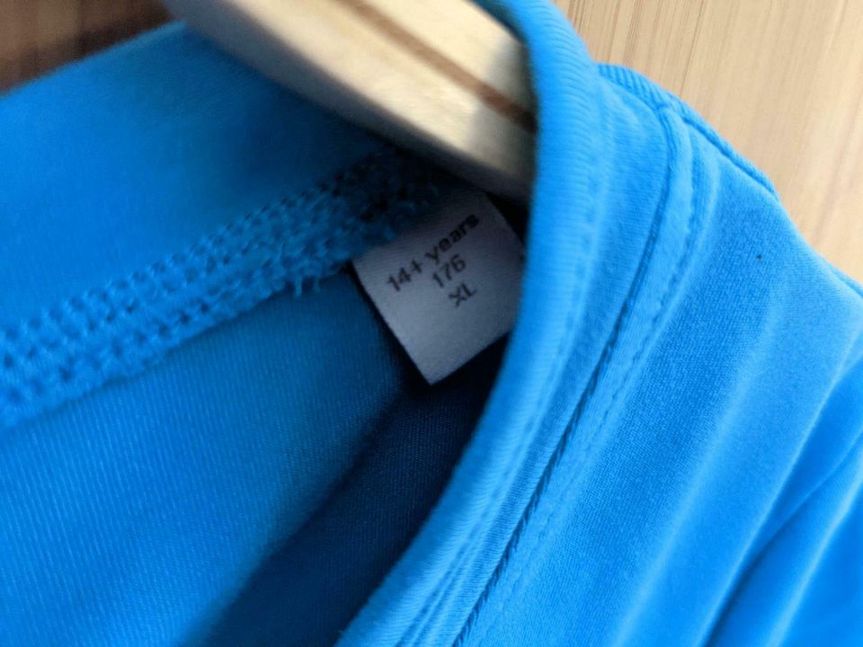 Sport Shirt Esprit Gr. 176 in Lampertheim