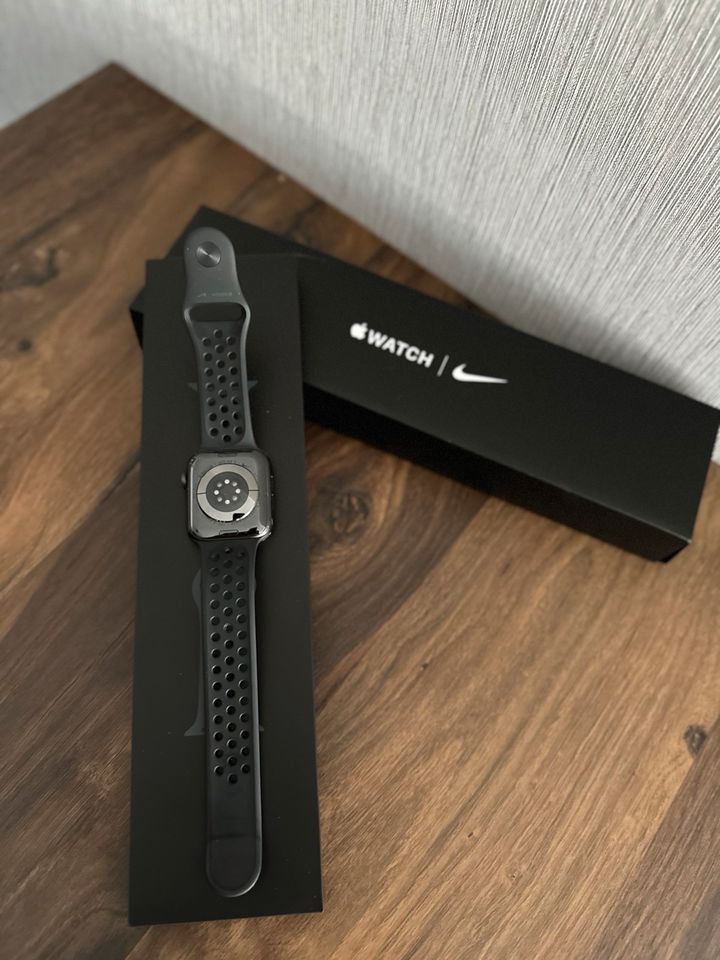 Apple Watch Nike Series 6 44mm in Eisenach