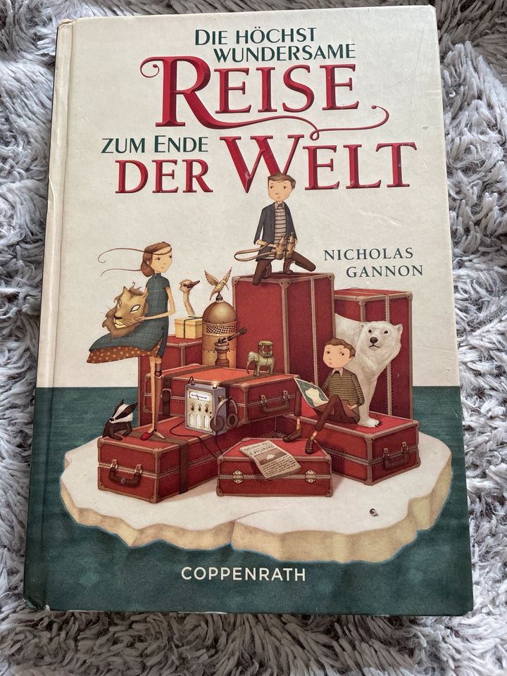 Buch „Die höchst wundersame Reise zum ende der Welt „ in Dresden