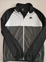 "Jogging / Tainingshosen Paket Nike Gr. M Top Zustand lohnt sich" Nordrhein-Westfalen - Gevelsberg Vorschau