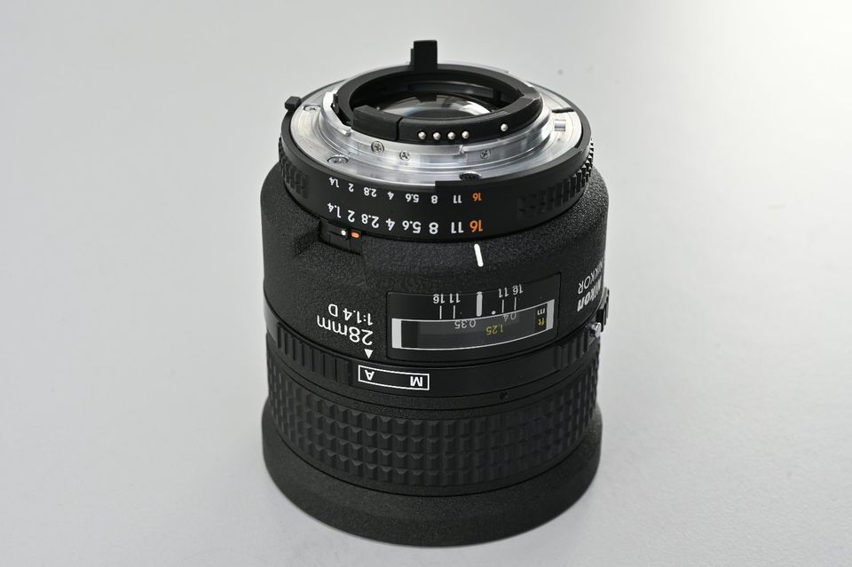 Nikon AF 1,4/28 D - Nikon AF Nikkor 28mm 1:1.4D Top Zustand - Rar in Deizisau 