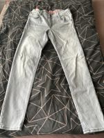 Ungetragene Jeans in grau von Peek und Cloppenburg Größe 176 Nordrhein-Westfalen - Wesseling Vorschau