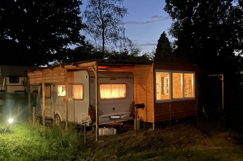 Dauerstellplatz mit Vorbau Campingplatz Sauerland Dauercamping in Meinerzhagen