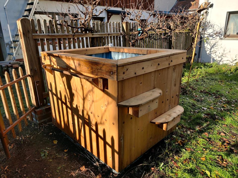 Ab ins Badefass ! Umweltfreundlicher Hot-Tub mit PV Heizung in Brandenburg an der Havel