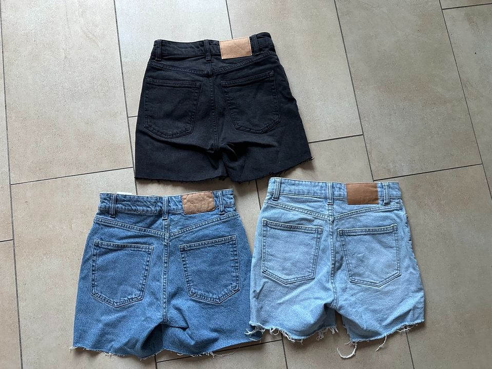 3 Shorts H&M Gr 32 (XXS) kurze Hose Damen Jeans in Hövelhof