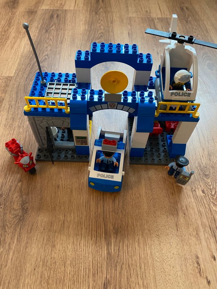 Lego Duplo Polizeistation 5681 komplett mit OVP + Anleitung in Velbert