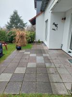 Terrassenplatten 40x40 ca 16 qm an Selbstabholer zu verschenken Nordrhein-Westfalen - Lüdenscheid Vorschau