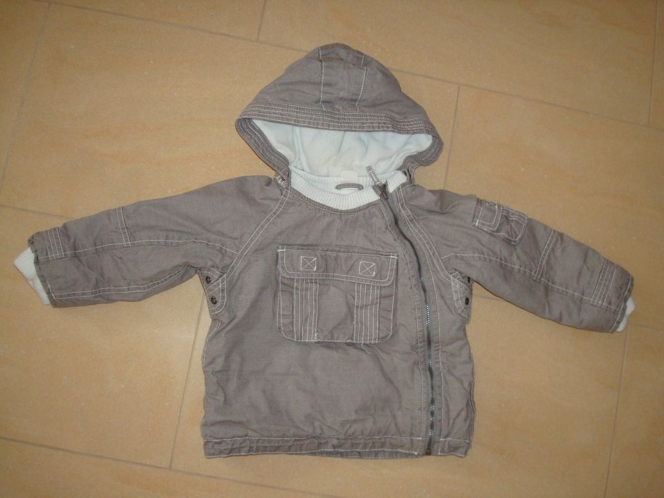 H&M Winterjacke warm braun Gr. 92 seitlicher Reißverschluss Jacke in Weinbergen