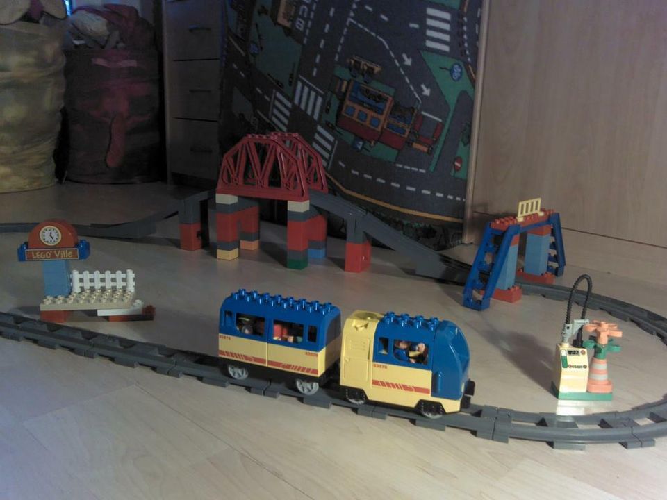 Elektrische Lego Duplo Eisenbahn Set 5608 in Panketal