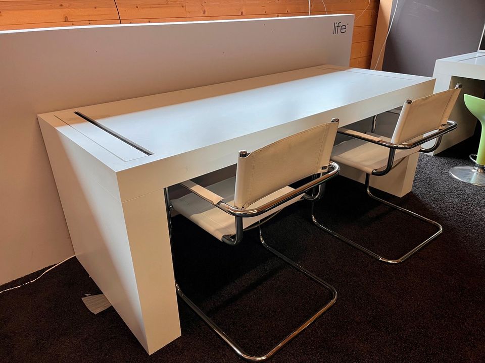 Konferenztisch Besprechungstisch Bürotisch Schreibtisch Steckdose in Altensteig