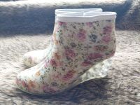 elegante Gummistiefel Blumen Absatz Gr. 38 Stiefeletten Hochzeit Baden-Württemberg - Reutlingen Vorschau