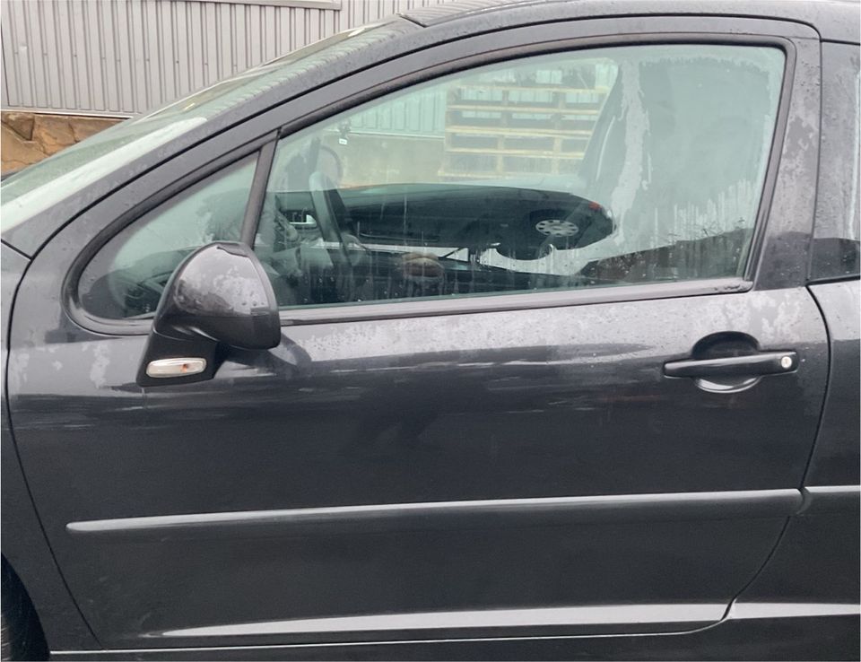 Peugeot 207 Tür links schwarz EXL Obsidienschwarz in Dörentrup
