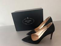 Prada Wildleder Pumps schwarz Nordrhein-Westfalen - Eschweiler Vorschau