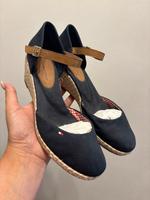 Tommy Hilfiger Pumps gr 40, top Nordrhein-Westfalen - Bottrop Vorschau