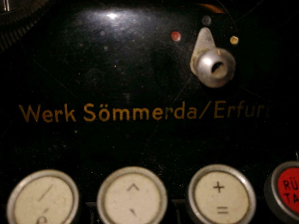 Schreibmaschine von Rheinmetall sehr alt in Bayerbach b Ergoldsbach