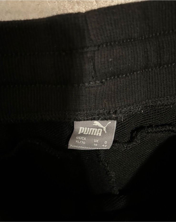 Puma kurze Hose in Büren