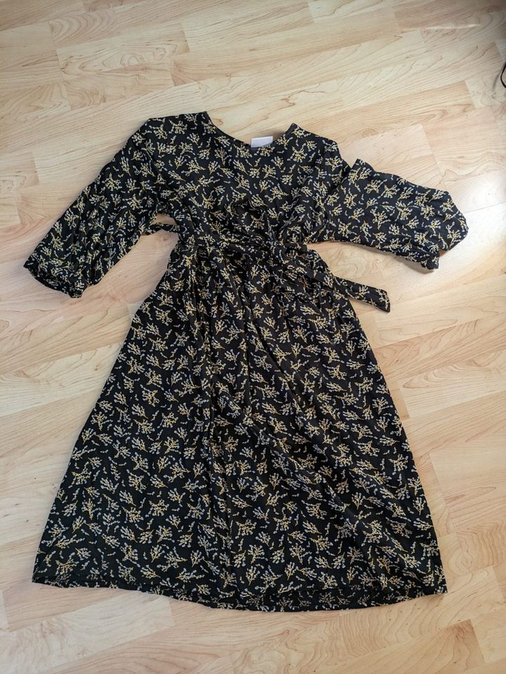 Mamalicious Freizeitkleid Größe XS in Landsberg (Lech)