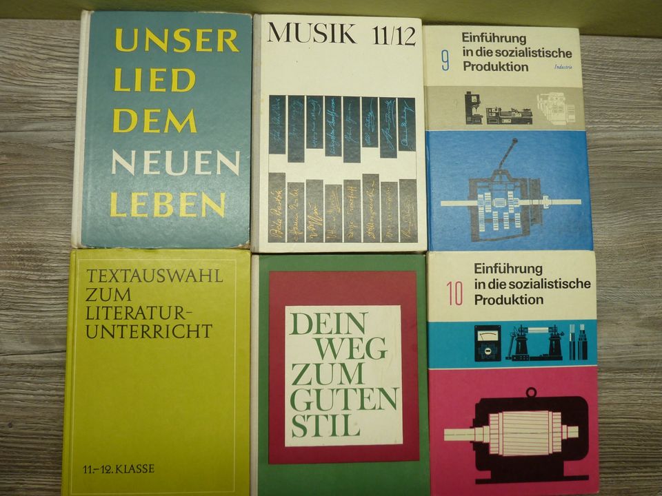 Lehrbücher für die Schule; DDR in Großrückerswalde