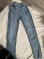 Jeans Hose Pull & Bear Größe 36 Damen Nordrhein-Westfalen - Lemgo Vorschau