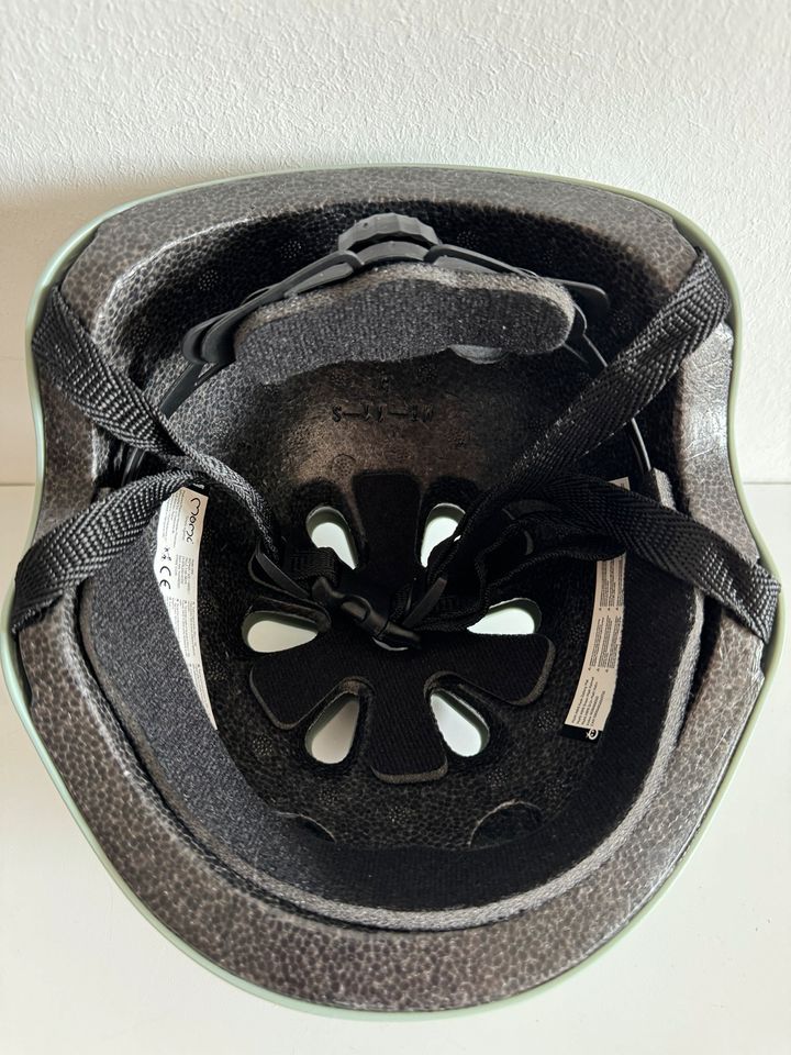 MoMi Mini Kinderhelm verstellbar (Kopfumfang 47-58 cm) in Langgöns