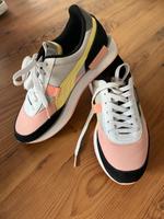 Sneaker Puma Damensneaker Größe 37,5 Hessen - Bad Homburg Vorschau