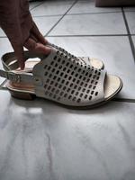 Sandalen Neuwertig Lasocki Größe 37 Handschuh weiches Leder Nordrhein-Westfalen - Wülfrath Vorschau