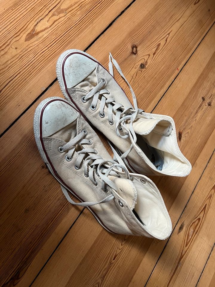 Converse Schuhe 44 weiß beige in Berlin