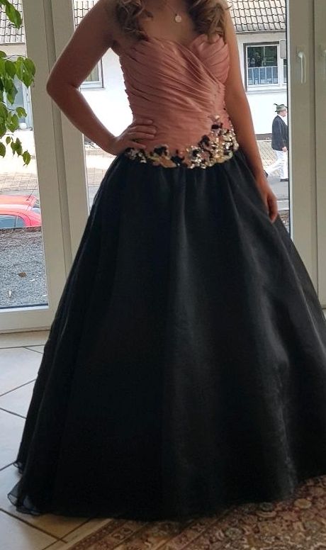 Ballkleid 36-40 in Rüthen