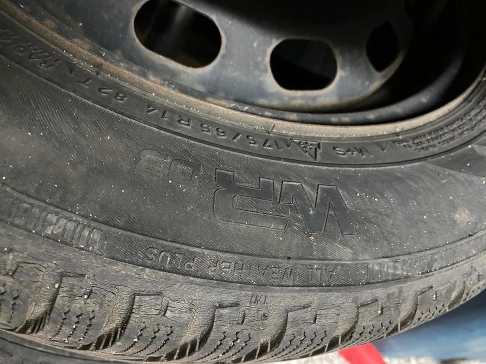 Winterreifen von Nokian 175/65/R 14 in Kaltenkirchen