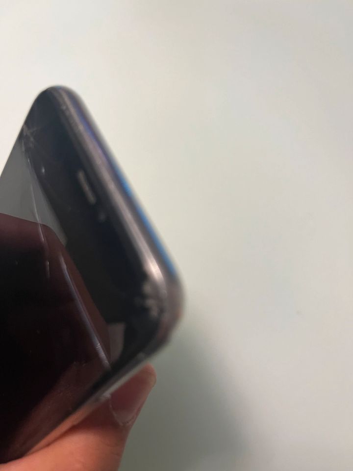 iPhone X 64gb Akku lädt nicht vom usb in Hannover