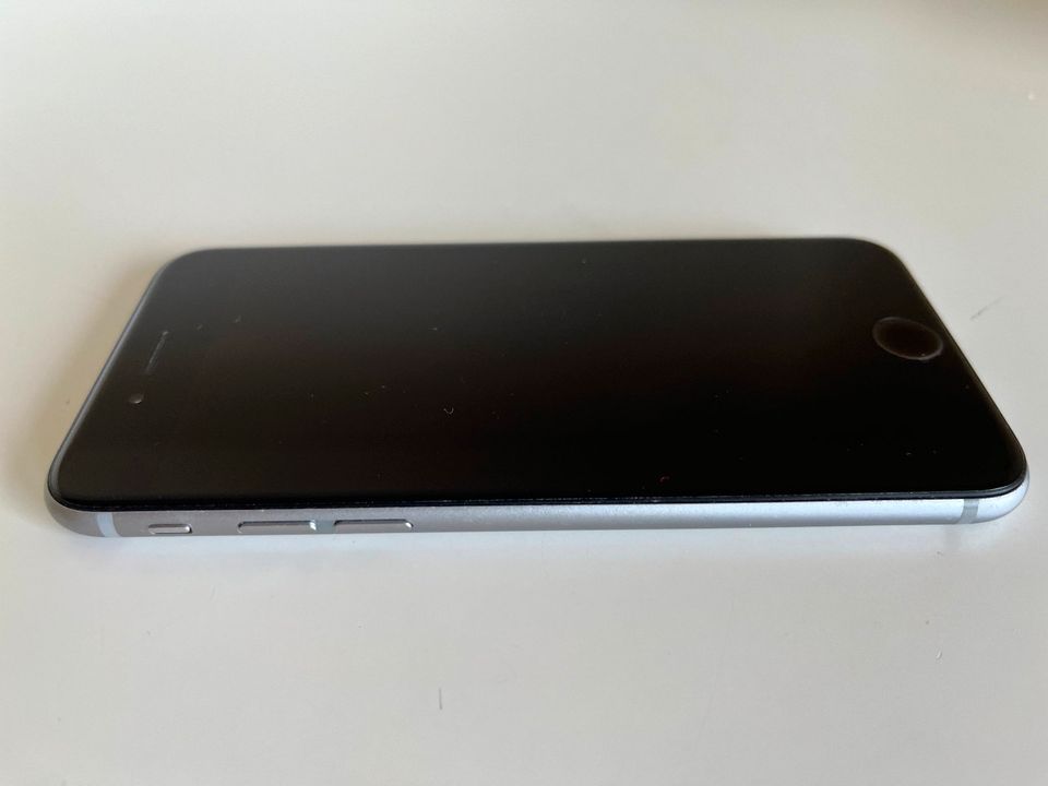 iPhone 6s 64GB Space Gray - defekt für Bastler, Spigen Hülle, OVP in Regensburg