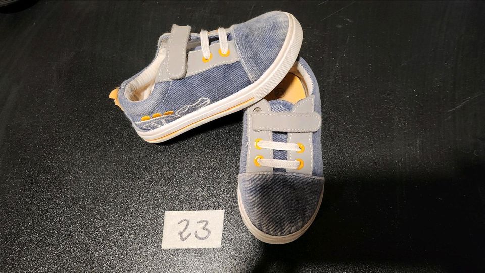 Kinderschuhe Größe 23 in Neubrandenburg