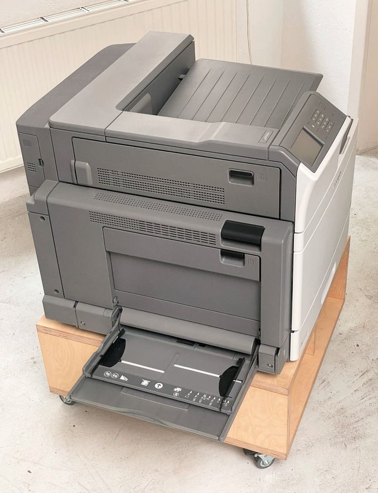 Lexmark C950de Farblaserdrucker Drucker + Toner in Düsseldorf
