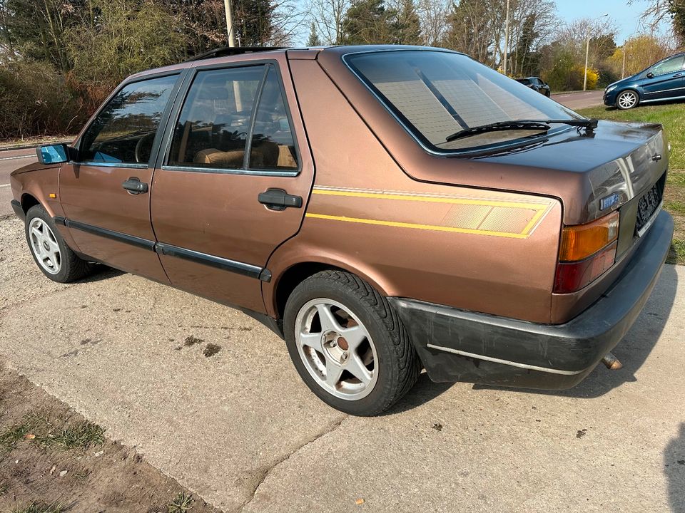 Fiat Croma Old Timer Modell 1986 Benzin 2,0 voll fahrbereit in Halle