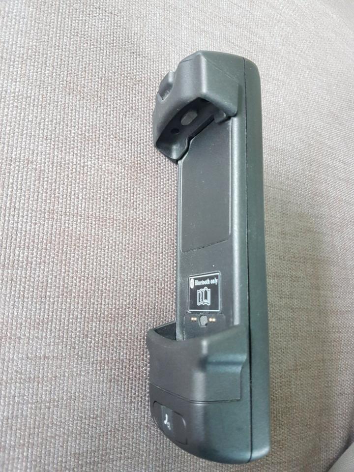 AUDI SKODA Handyadapter Bluetooth Ladeschale f. BlackBerry 8110 in Übersee