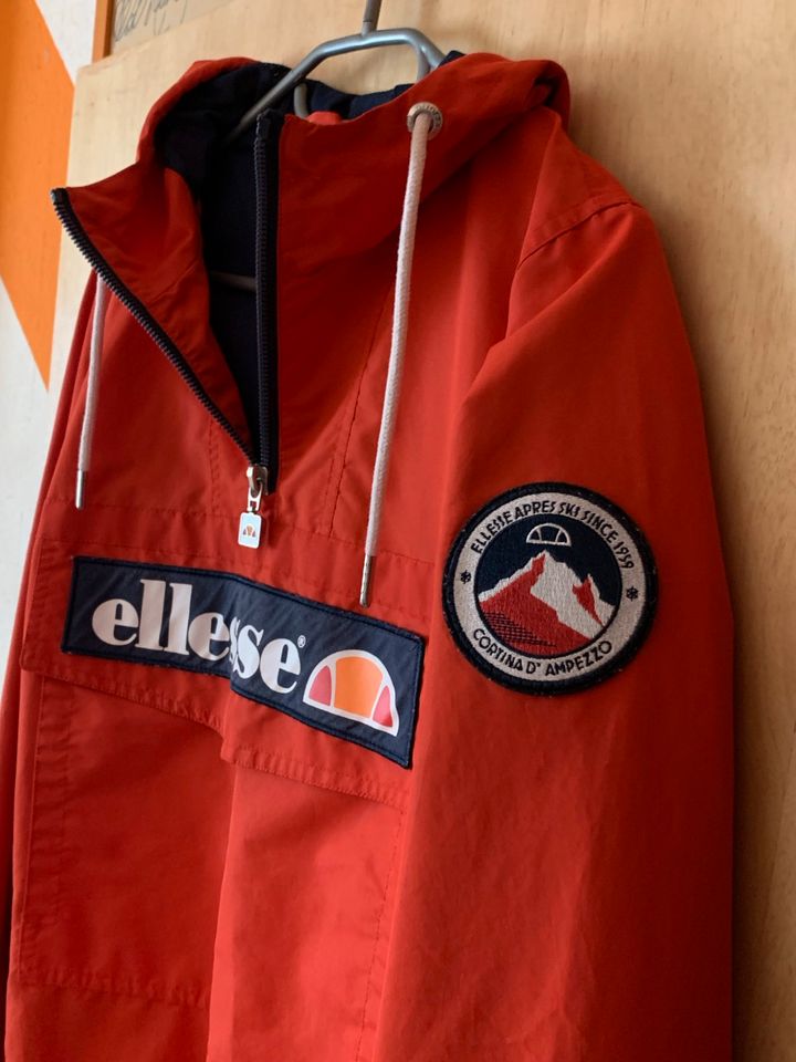 Ellesse Windbreaker rot in Oberfell