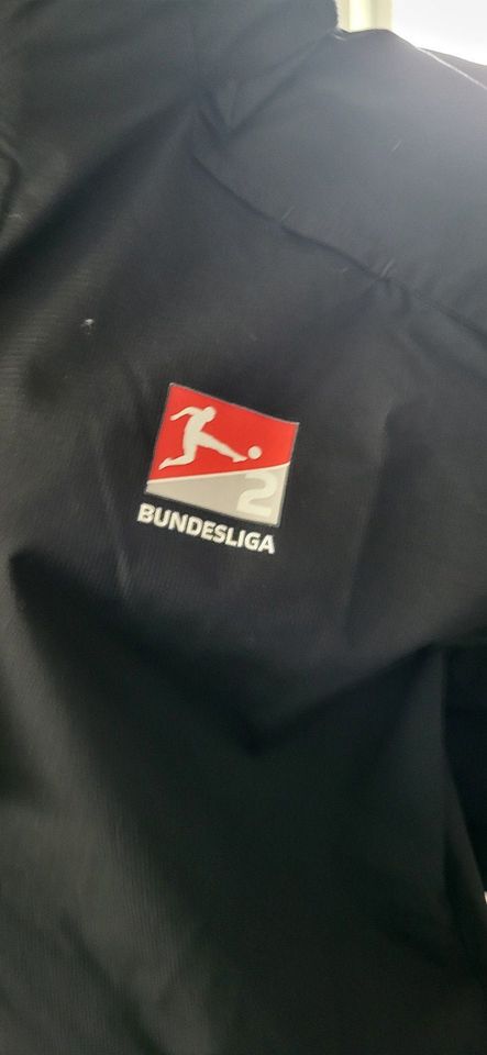 Puma Regen/Windjacke 2. Bundesligadruck, Größe M, Rückendruck Neu in Dresden