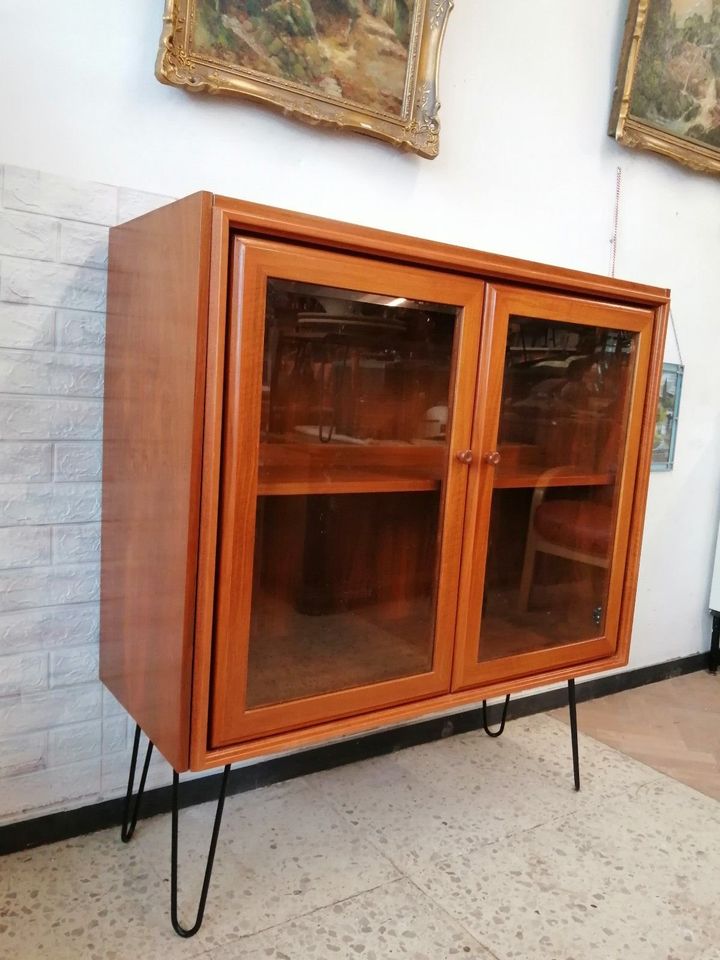 60er 70er Mid Century Vitrine Kommode Sideboard Hairpin legs in Taunusstein