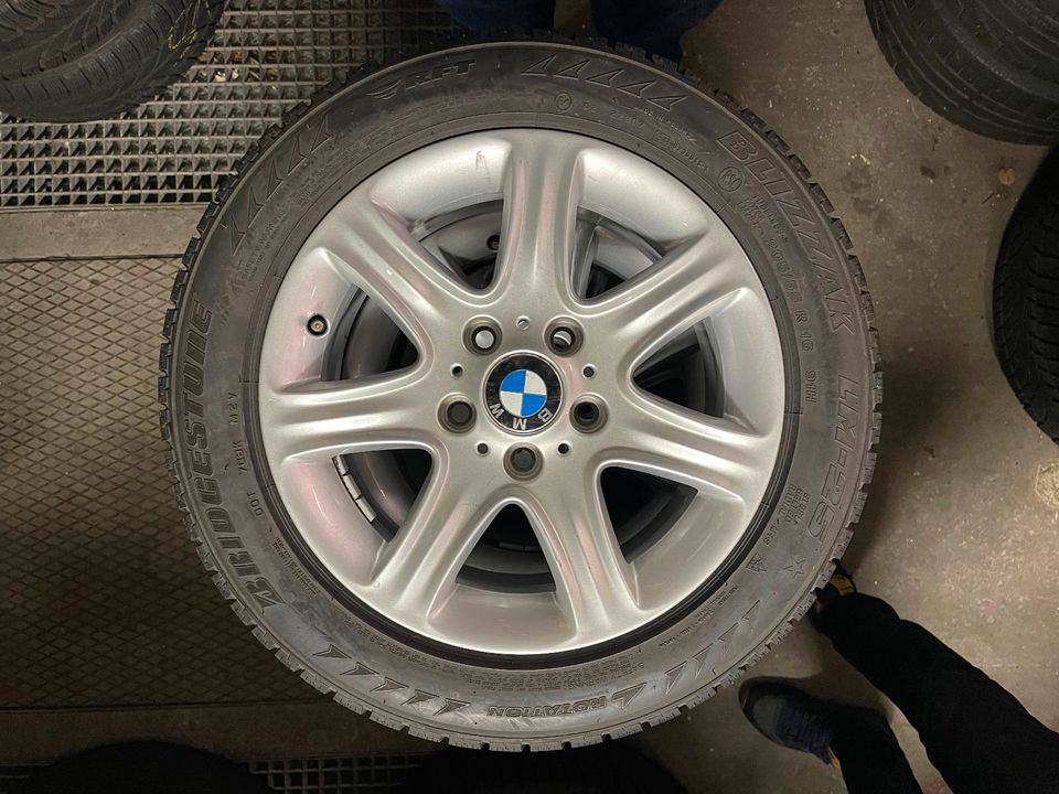 Bmw 1er Alufelgen mit Winterreifen 205/55 R16 in Korschenbroich