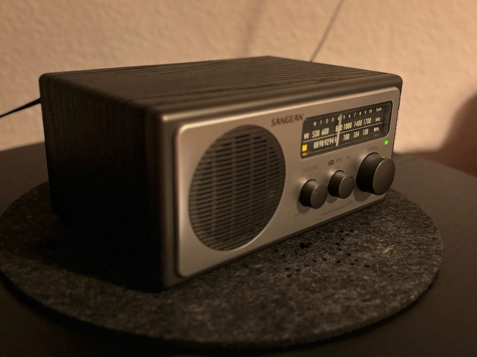 Vintage Sangean WR-1 AM/FM Retro Style 2 Band in Eisenhüttenstadt