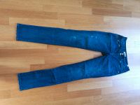 LTB Jeans, mit Waschung und Used-Details, Größe 30/36 Stuttgart - Stuttgart-Mitte Vorschau