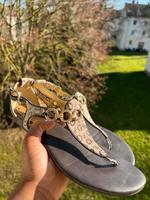 WIE NEU Guess designer Sandalen Sommer/Strand braun,gold Gr.41 Nordrhein-Westfalen - Düren Vorschau