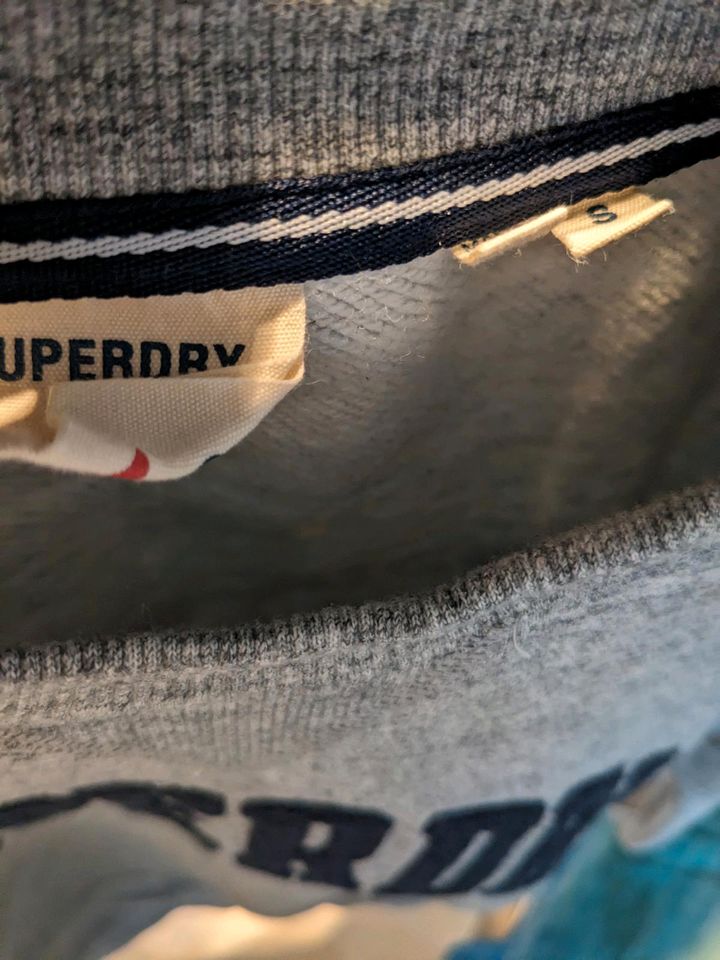 Superdry Sweatshirt in Andernach
