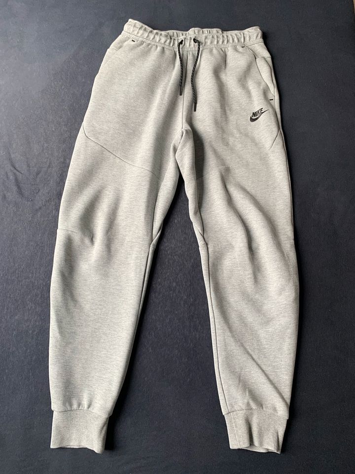 Nike tech fleece jogger in Darmstadt