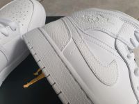 Nike Air Jordan 1 Mid Herren Schuhe Basketballschuhe Gr. 44,UK 10 Niedersachsen - Burgwedel Vorschau