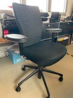 VITRA T-Chair Bürostuhl Designklassiker schwarz-weiß gestreift Nordrhein-Westfalen - Troisdorf Vorschau