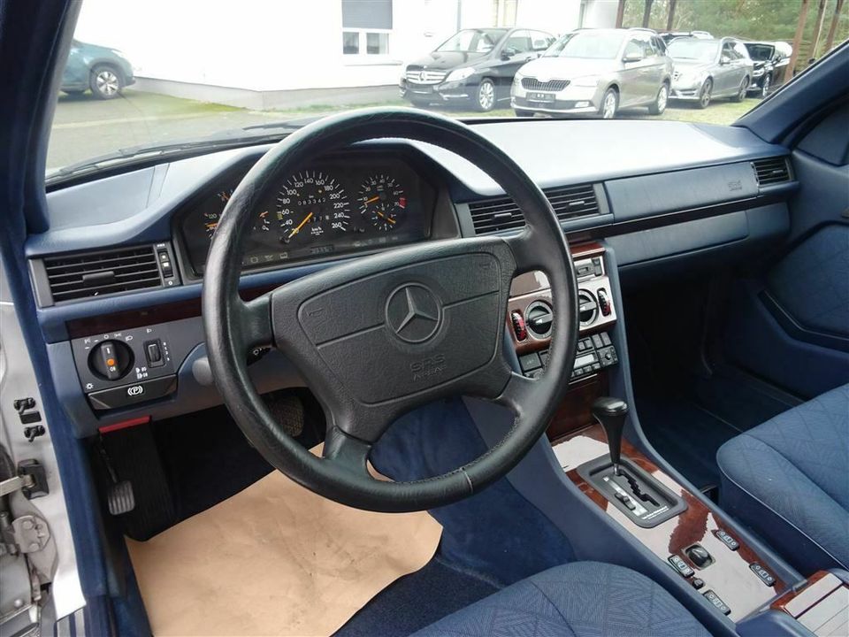 Mercedes-Benz 320 CE 2.Hand KLIMA Deutsches Modell 83TKM TOP in Velten