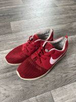 Nike Schuhe rot Gr. 40 Hessen - Kassel Vorschau