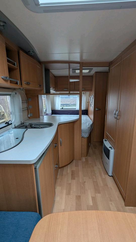 Wohnwagen mit Vorzelt Knaus Azur 500 FU französisches Bett, TV in Würzburg